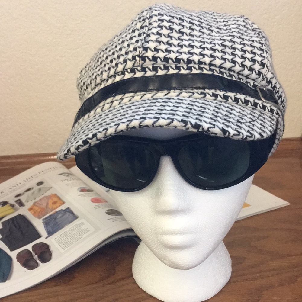 Black & White Houndstooth “Newsboy Cap” Hat - Picture 2 of 7